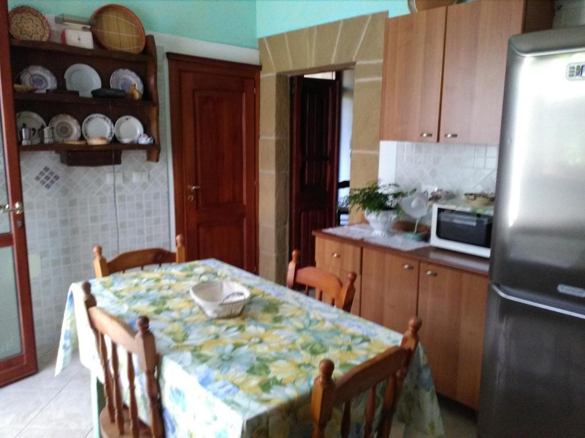 לינה וארוחת בוקר Dolianova Anticacasaliori מראה חיצוני תמונה
